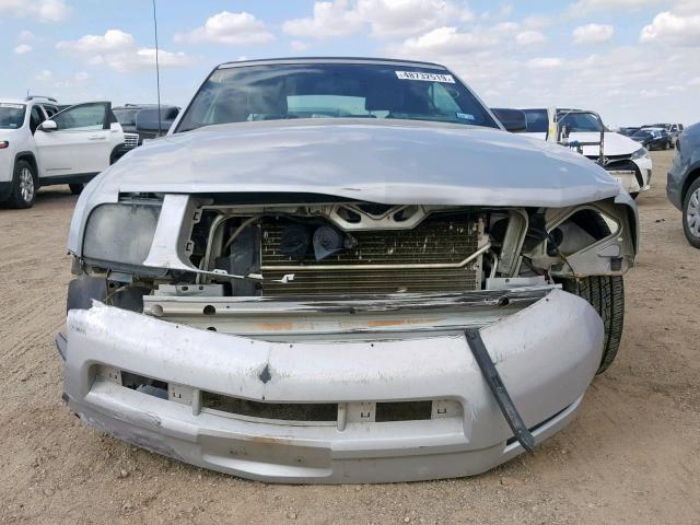 1ZVFT84N265104939 - 2006 FORD MUSTANG SILVER photo 9