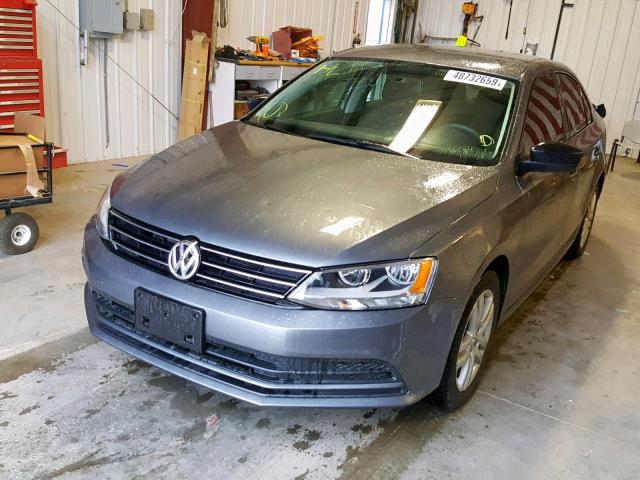 3VW1K7AJ6FM353358 - 2015 VOLKSWAGEN JETTA BASE Մոխրագույն լուսանկար 2