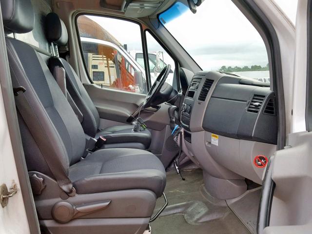 WD3PE8CC9C5664934 - 2012 MERCEDES-BENZ SPRINTER 2 WHITE photo 5