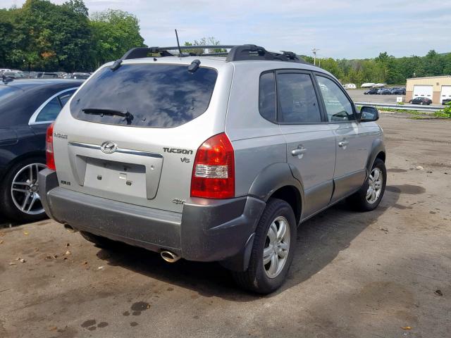 KM8JN72D48U878450 - 2008 HYUNDAI TUCSON SE GRAY photo 4