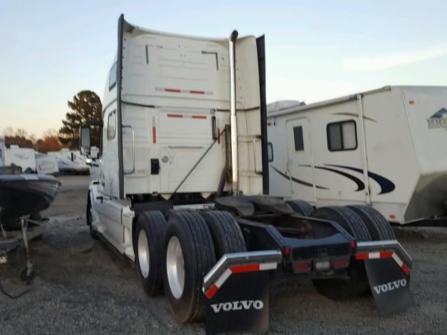 4V4NC9EJ7DN563451 - 2013 VOLVO VN VNL WHITE photo 3