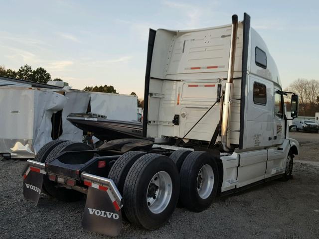 4V4NC9EJ7DN563451 - 2013 VOLVO VN VNL WHITE photo 4