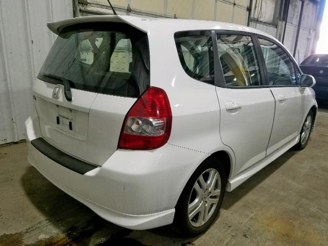 JHMGD38607S068471 - 2007 HONDA FIT S WHITE photo 4