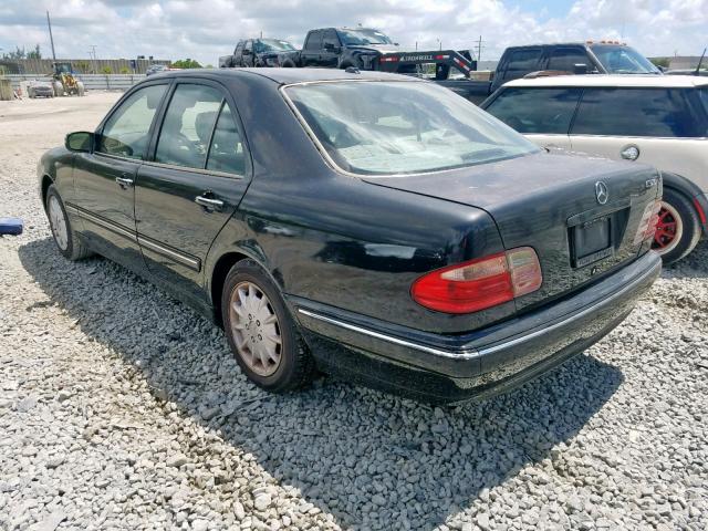 WDBJF65G1YA952120 - 2000 MERCEDES-BENZ E 320 BLACK photo 3