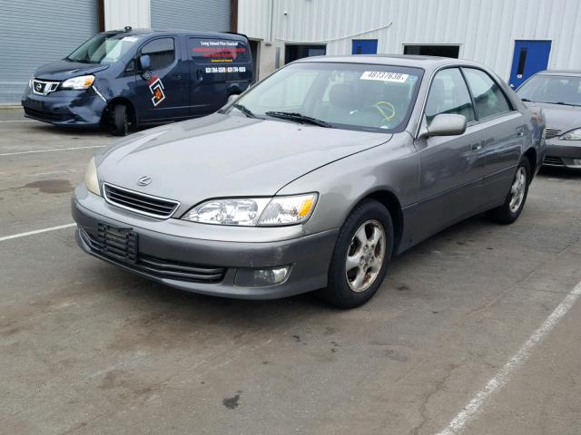 JT8BF28G8Y5074512 - 2000 LEXUS ES 300 GRAY photo 2