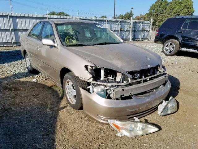 JTDBE32K220005777 - 2002 TOYOTA CAMRY LE GOLD photo 1