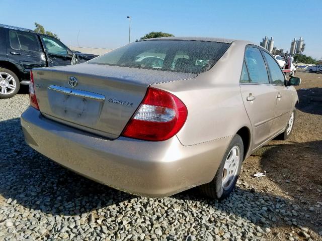 JTDBE32K220005777 - 2002 TOYOTA CAMRY LE GOLD photo 4