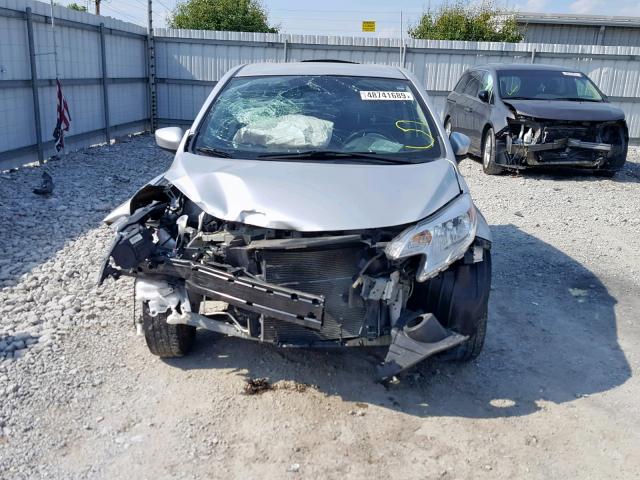 3N1CE2CP1GL390853 - 2016 NISSAN VERSA NOTE SILVER photo 9