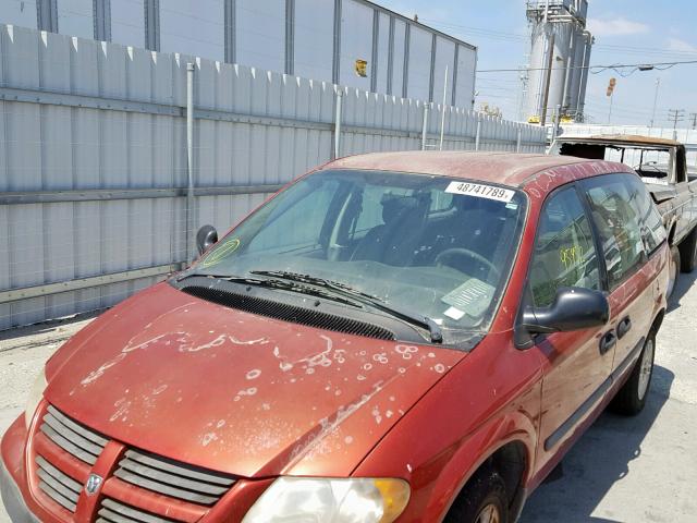 1D4GP25B25B370073 - 2005 DODGE CARAVAN SE RED photo 9