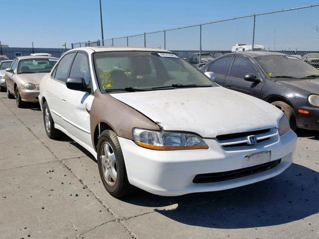 1HGCG1659YA099037 - 2000 HONDA ACCORD EX WHITE photo 1