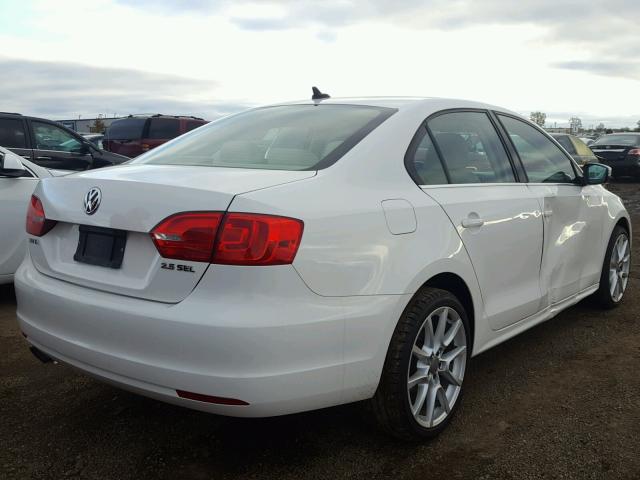 3VWLX7AJ9BM354332 - 2011 VOLKSWAGEN JETTA SEL WHITE photo 4