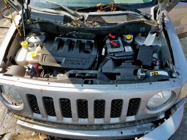 1C4NJPCB5FD401716 - 2015 JEEP PATRIOT LI SILVER photo 7