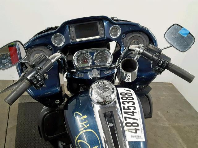 1HD1KGL18GB606526 - 2016 HARLEY-DAVIDSON FLTRU BLUE photo 8