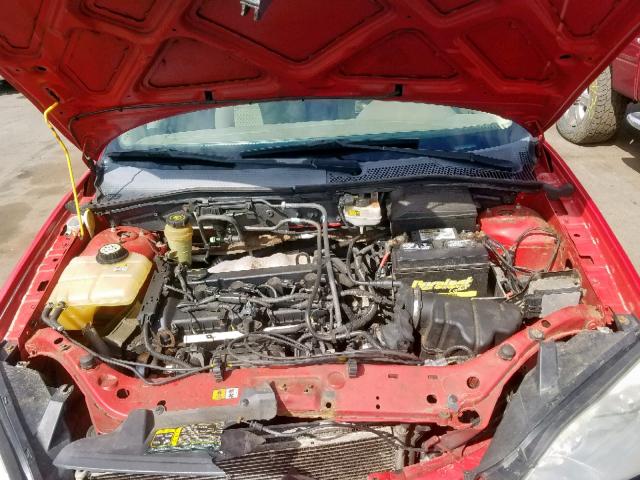 1FAFP34NX5W294983 - 2005 FORD FOCUS ZX4 RED photo 8