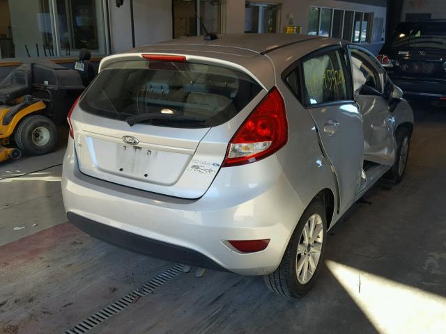 3FADP4EJ5CM216813 - 2012 FORD FIESTA SE SILVER photo 4