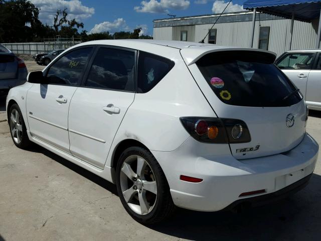 JM1BK343041186499 - 2004 MAZDA 3 HATCHBAC WHITE photo 3