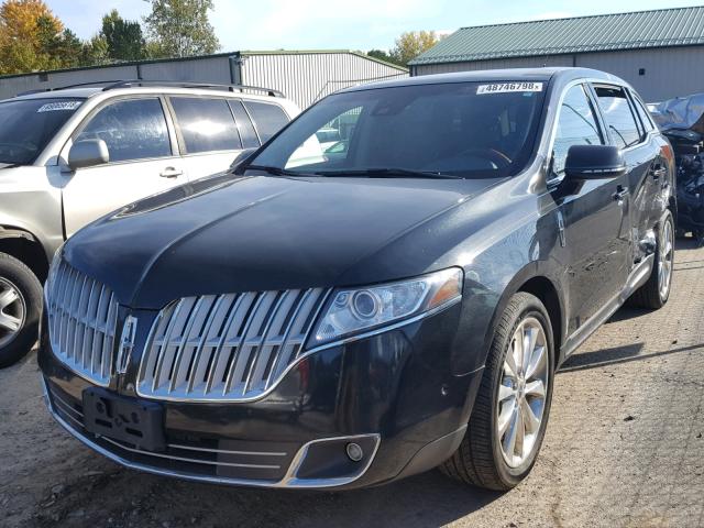 2LMHJ5AT4ABJ06764 - 2010 LINCOLN MKT BLACK photo 2