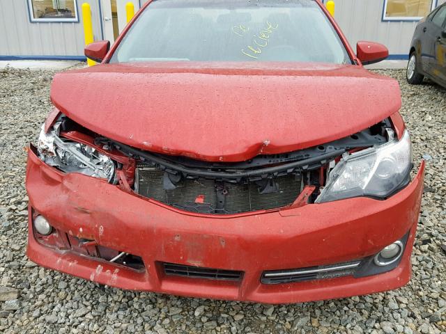 4T1BF1FKXCU614682 - 2012 TOYOTA CAMRY BASE RED photo 7