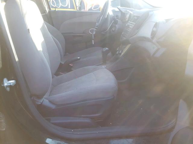 1G1JA5SG6D4257759 - 2013 CHEVROLET SONIC LS 黑色 照片 5