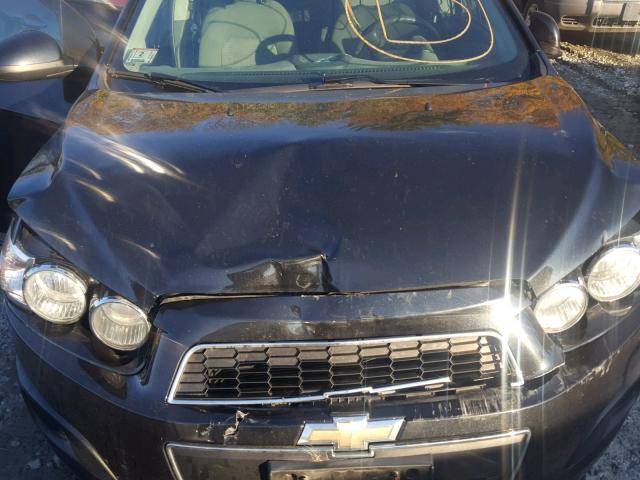1G1JA5SG6D4257759 - 2013 CHEVROLET SONIC LS 黑色 照片 7