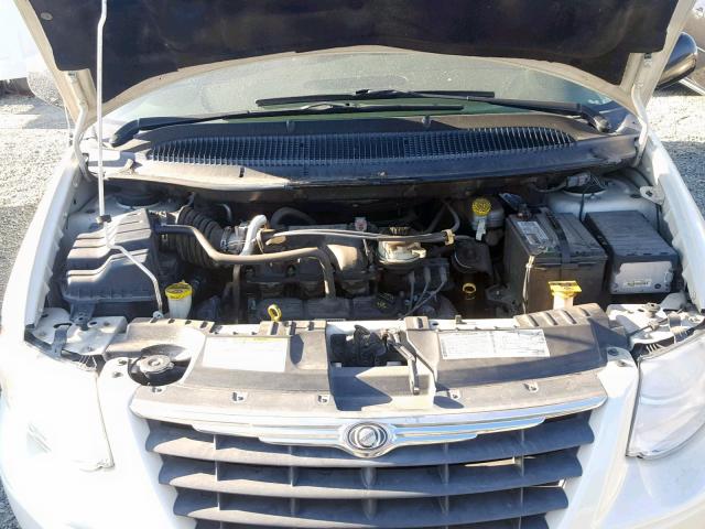 2A4GP54L57R153401 - 2007 CHRYSLER TOWN & COU WHITE photo 7