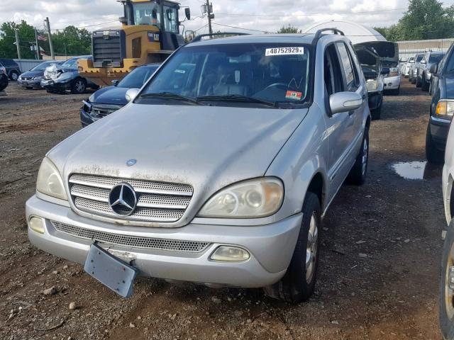 4JGAB57E84A491961 - 2004 MERCEDES-BENZ ML 350 SILVER photo 2