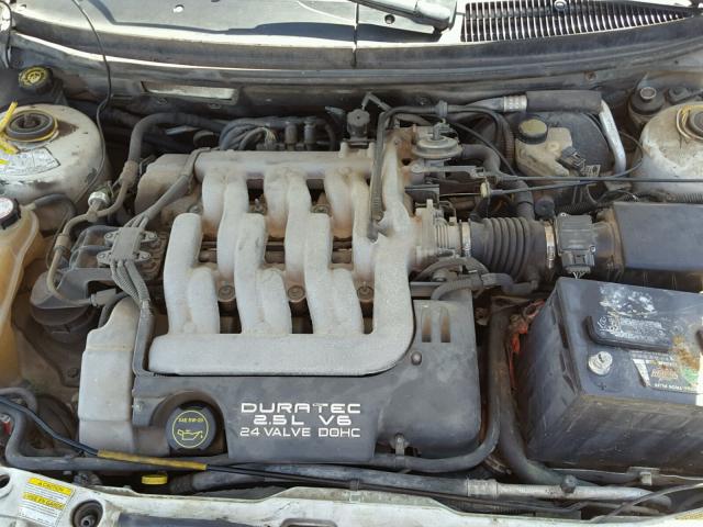 1ZWFT61LX25623542 - 2002 MERCURY COUGAR V6 WHITE photo 7