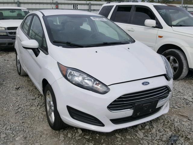 3FADP4BJXHM140596 - 2017 FORD FIESTA SE WHITE photo 1