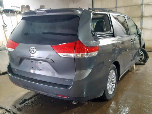 5TDYK3DC5ES461606 - 2014 TOYOTA SIENNA XLE GRAY photo 4