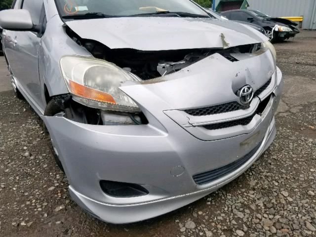 JTDBT923471051467 - 2007 TOYOTA YARIS SILVER photo 9