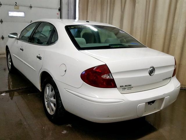 2G4WC562551272400 - 2005 BUICK LACROSSE C WHITE photo 3