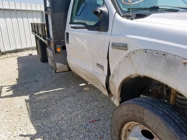 1FDAF57P85EA61377 - 2005 FORD F550 SUPER WHITE photo 9