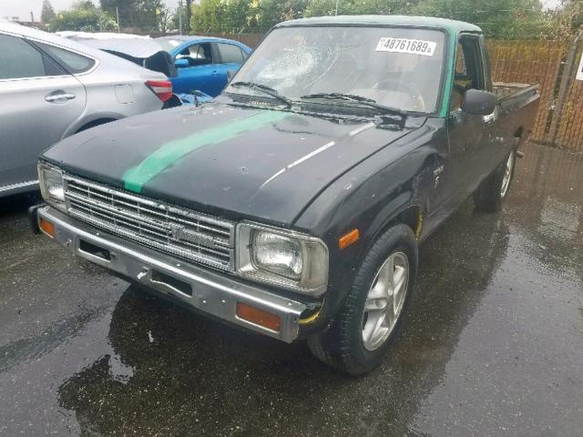 JT4RN44D1C0070009 - 1982 TOYOTA PICKUP / C BLACK photo 2