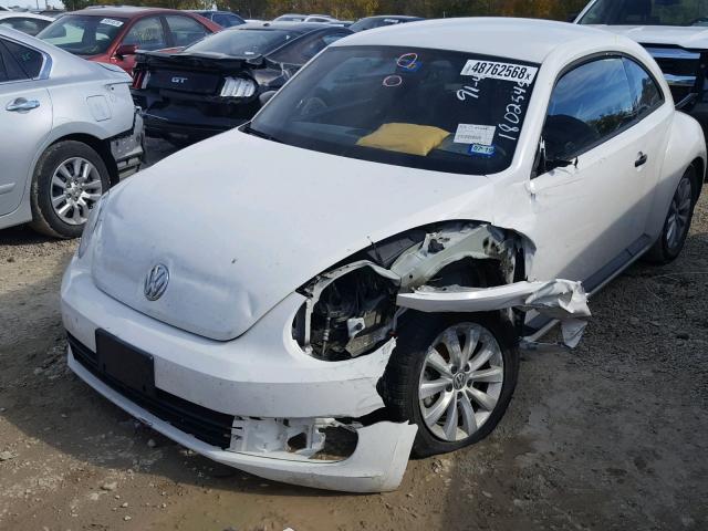 3VWFP7AT2EM603248 - 2014 VOLKSWAGEN BEETLE WHITE photo 2