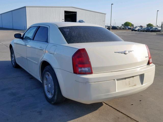 2C3KA43R57H639945 - 2007 CHRYSLER 300 WHITE photo 3