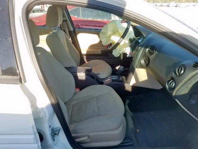 2G2WP552881164680 - 2008 PONTIAC GRAND PRIX WHITE photo 5