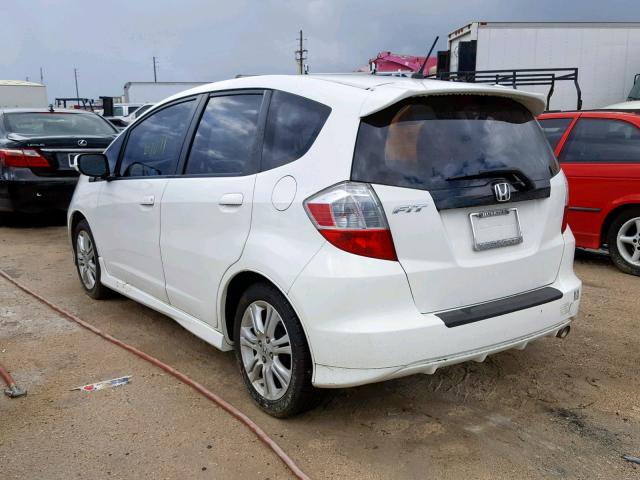 JHMGE8H58BC025954 - 2011 HONDA FIT SPORT WHITE photo 3