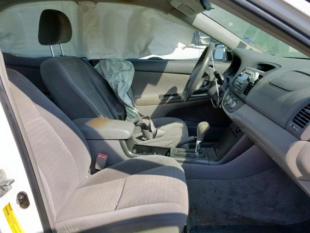 4T1BE30K36U696623 - 2006 TOYOTA CAMRY LE WHITE photo 5