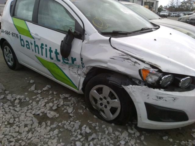 1G1JA6SGXG4148506 - 2016 CHEVROLET SONIC LS WHITE photo 9