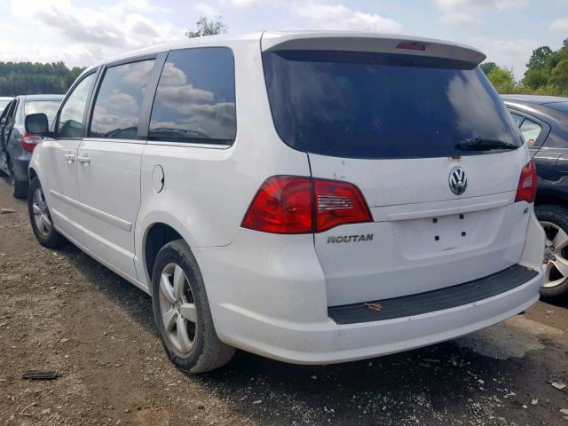 2V8HW341X9R546012 - 2009 VOLKSWAGEN ROUTAN SE WHITE photo 3