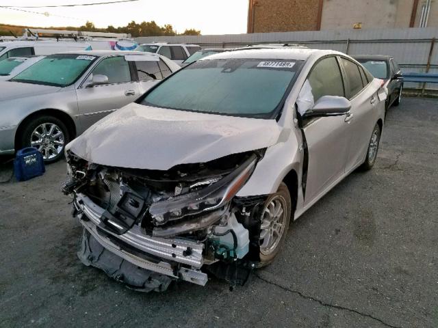 JTDKARFP0H3030107 - 2017 TOYOTA PRIUS PRIM ვერცხლისფერი ფოტო 2