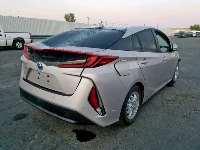 JTDKARFP0H3030107 - 2017 TOYOTA PRIUS PRIM ვერცხლისფერი ფოტო 4