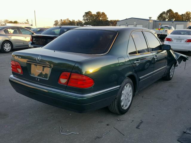 WDBJF55F8VJ033082 - 1997 MERCEDES-BENZ E 320 GREEN photo 4