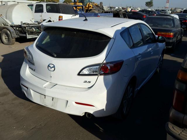 JM1BL1K61B1415932 - 2011 MAZDA 3 S WHITE photo 4