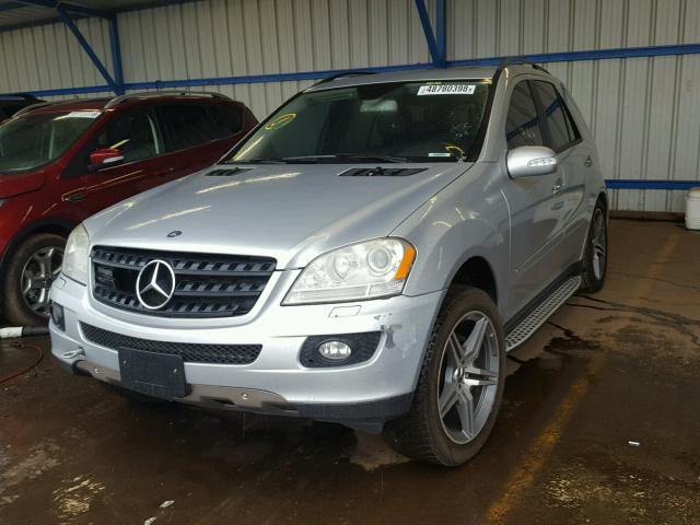 4JGBB75E66A003645 - 2006 MERCEDES-BENZ ML 500 SILVER photo 2