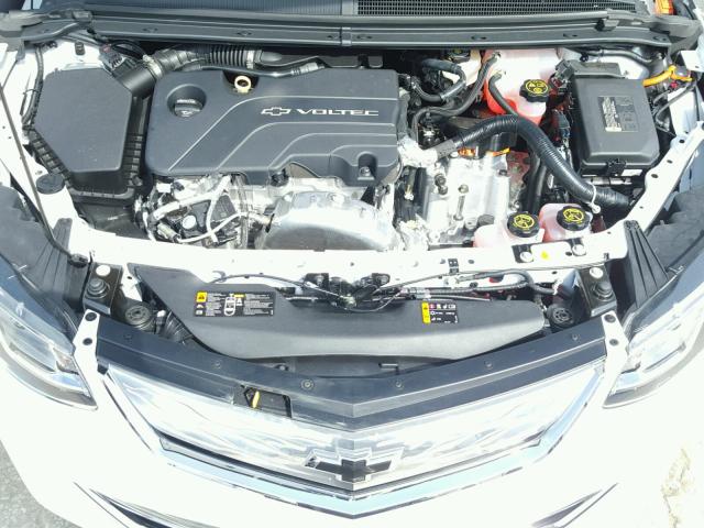 1G1RA6S55JU154626 - 2018 CHEVROLET VOLT LT WHITE photo 7