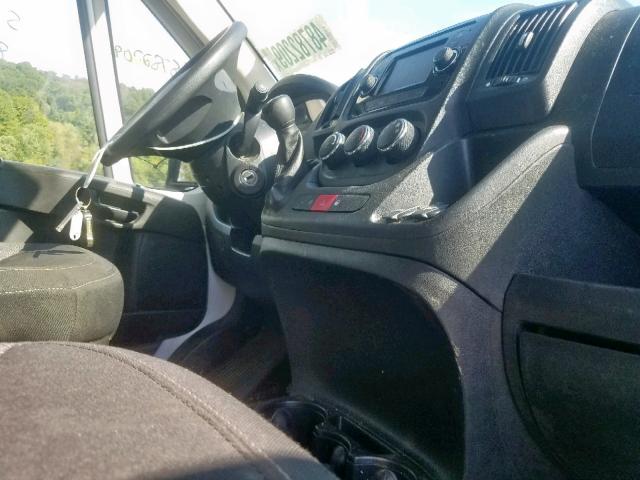 3C6TRVBG5JE140717 - 2018 RAM PROMASTER 白色 照片 9