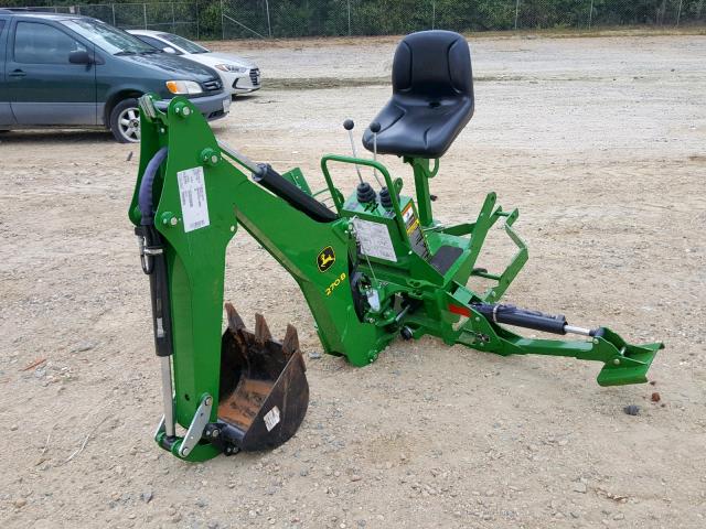 1LV0270BKJ0030081 - 2019 JOHN DEERE EQUIPMENT GREEN photo 2