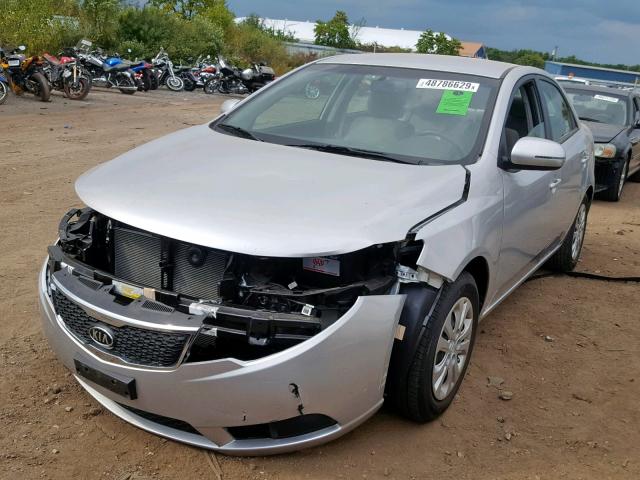 KNAFU4A28C5482744 - 2012 KIA FORTE EX SILVER photo 2