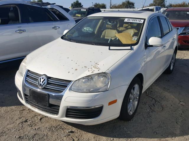 3VWEG71K37M149209 - 2007 VOLKSWAGEN JETTA WOLF WHITE photo 2